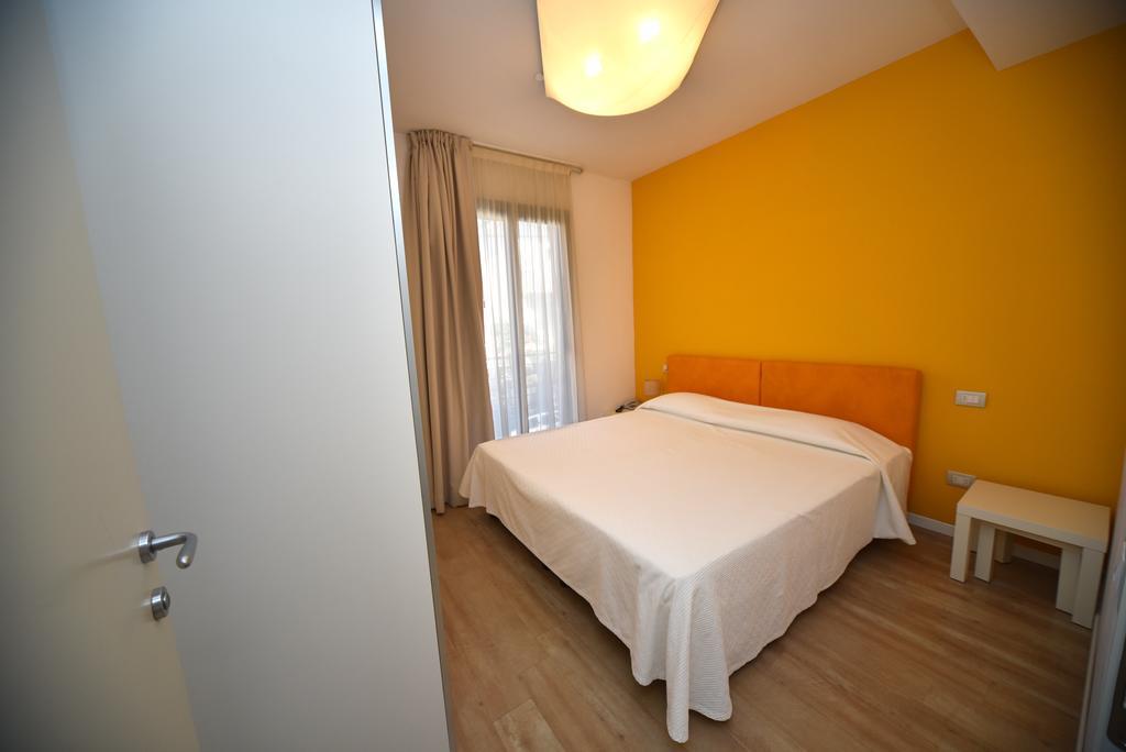 Sound Suite Hotel Riccione Rum bild
